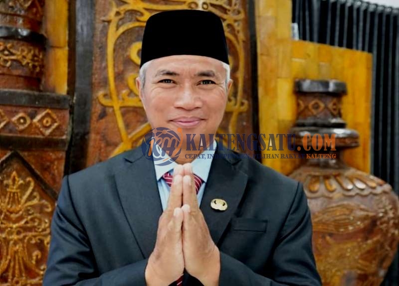  Kesbangpol Barut Ajak Masyarakat Semarakkan HUT ke-81 RI dengan Pemasangan Bendera Merah Putih