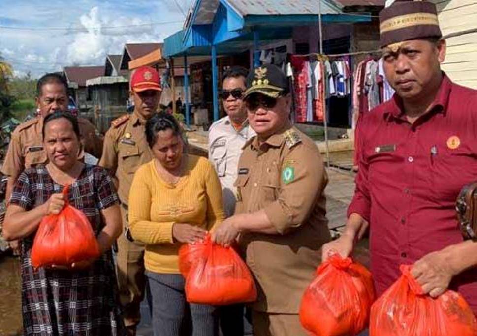 Pemkab Kotim Salurkan Sembako Bencana Banjir